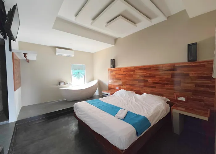 Angkor Hotel 4*