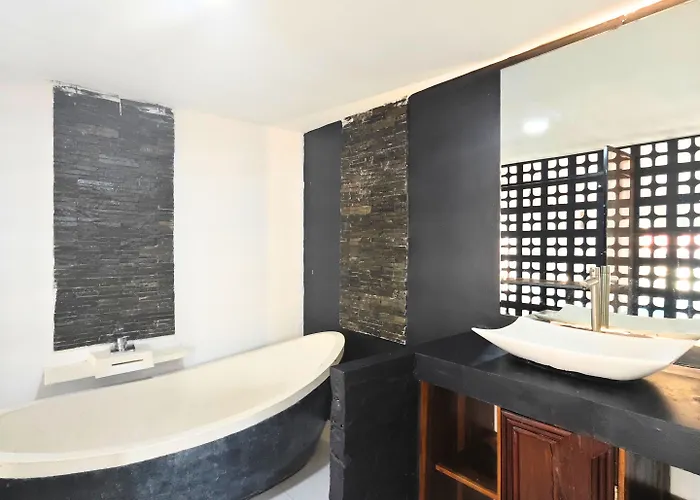 Hotel Angkor 4*